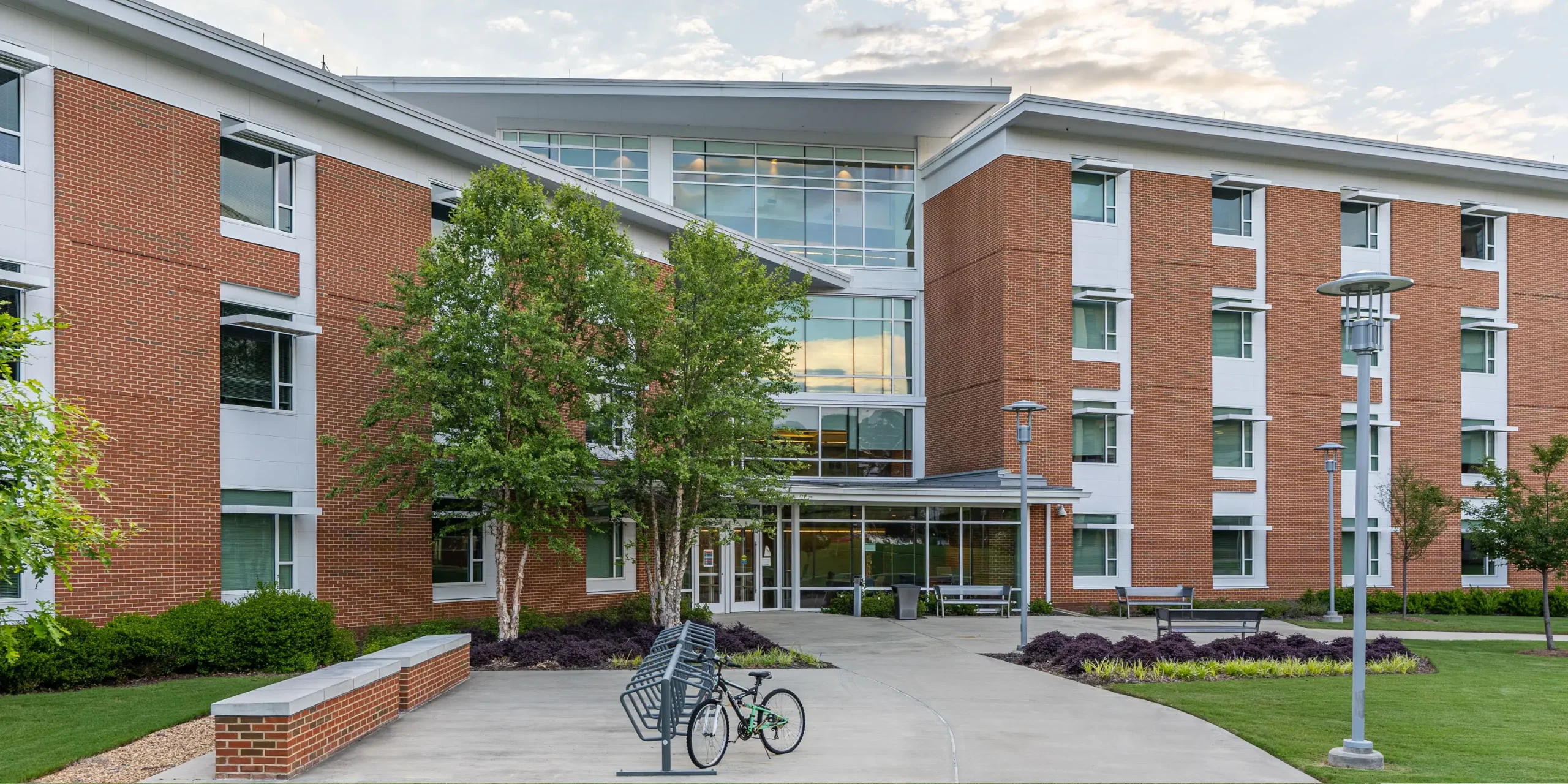 Auburn University at Montgomery, P-40 Place Residence Hall