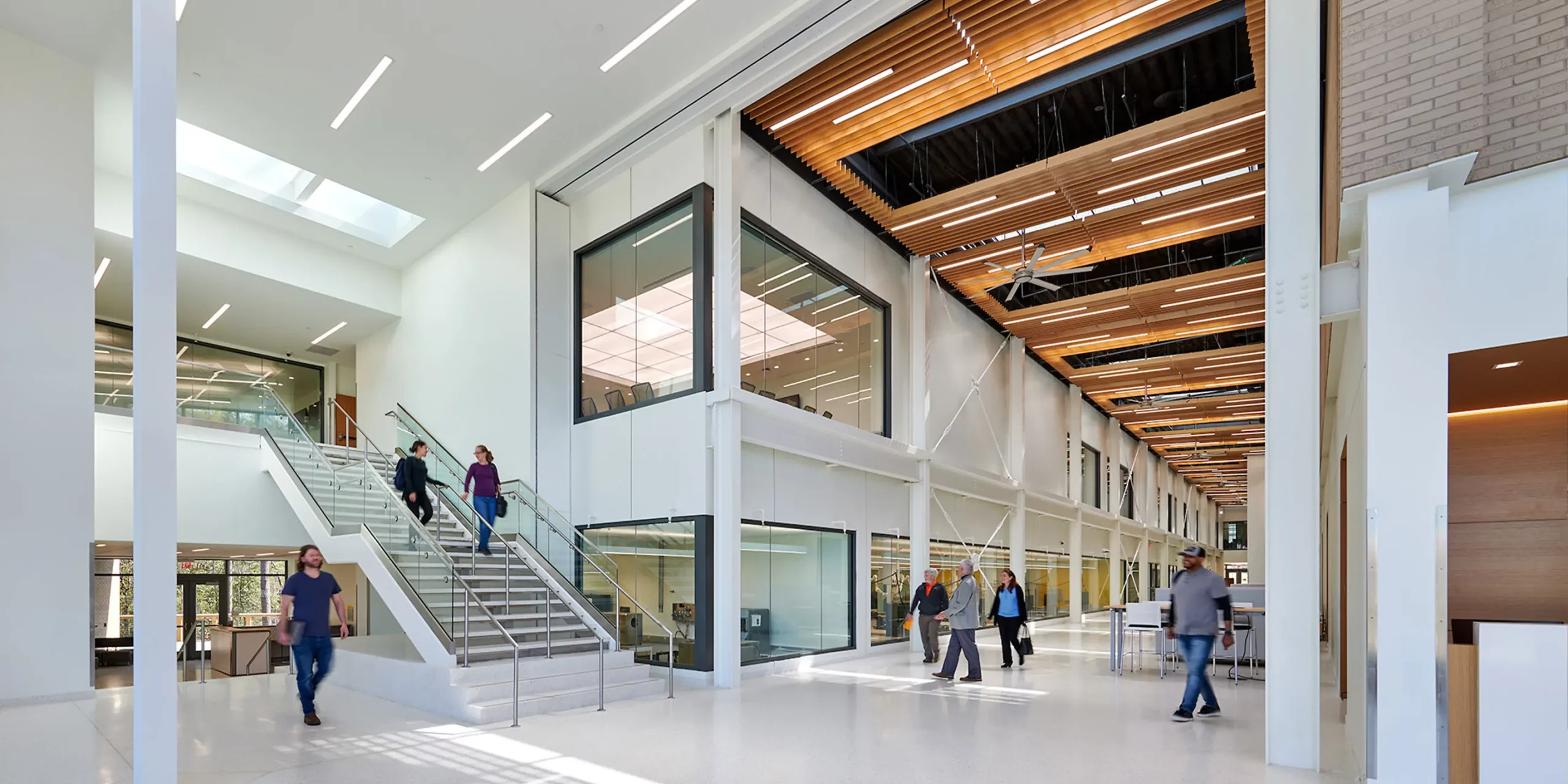 Autonomous Research and Technology Building, Lobby