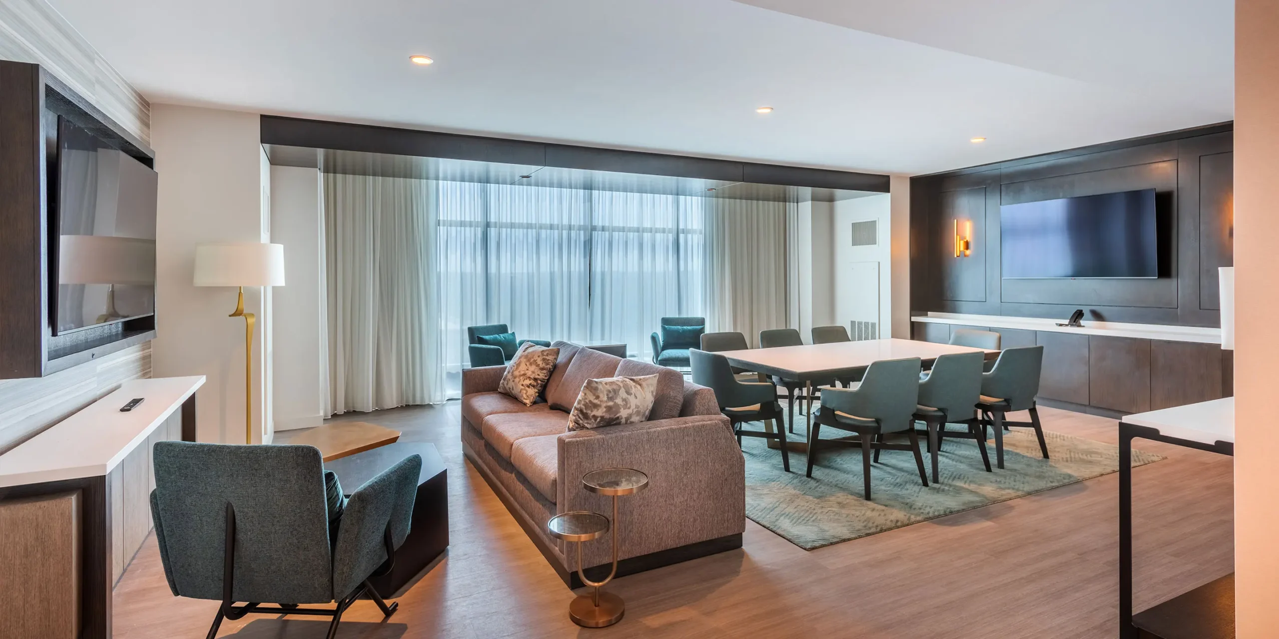 UNC Charlotte Marriott Hotel & Conference Center, Suite