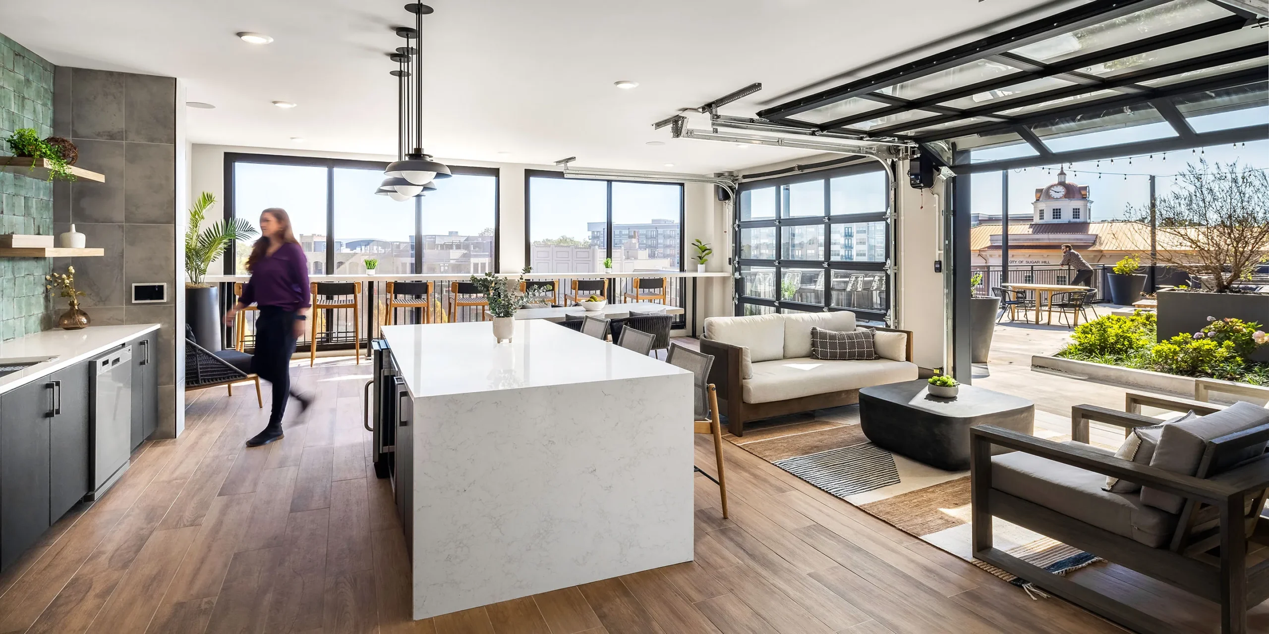 Solis Sugar Hill, Rooftop Lounge