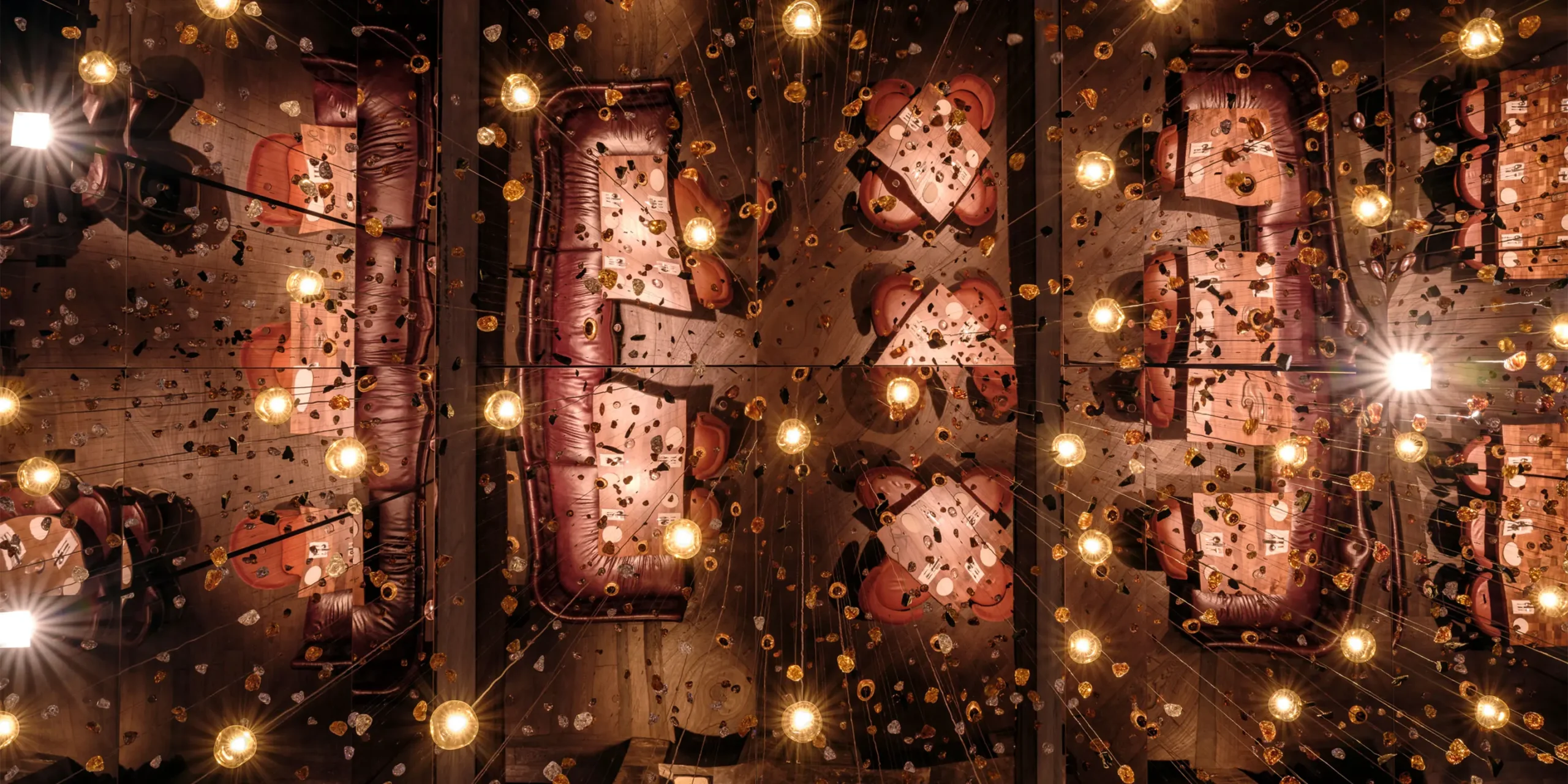 Amelia Gene's, Ceiling Reflection